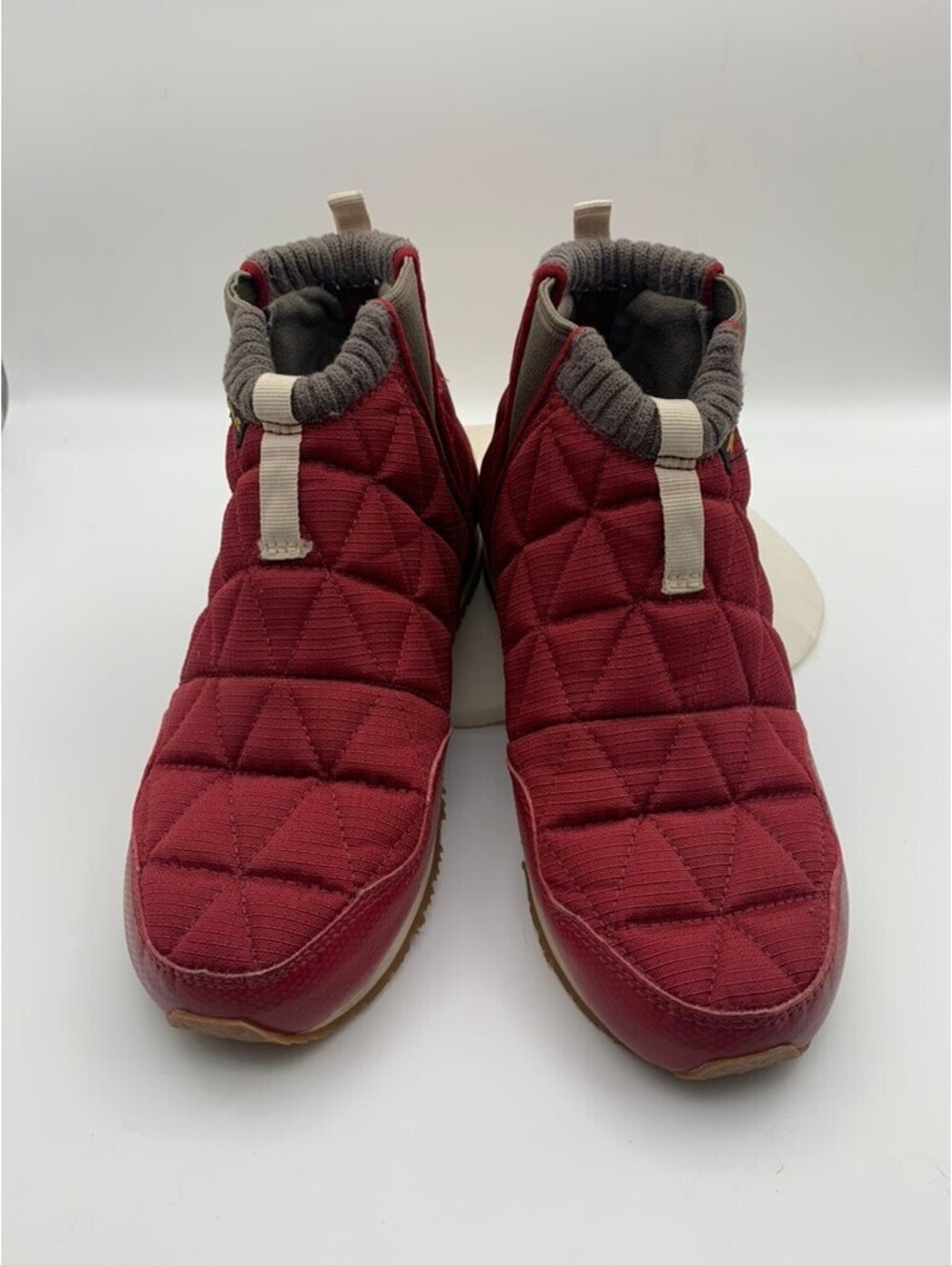 Teva Womens ReEmber Mid Boots Red Quilted Water Repellent Size 7 M